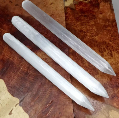 Pointed selenite wand